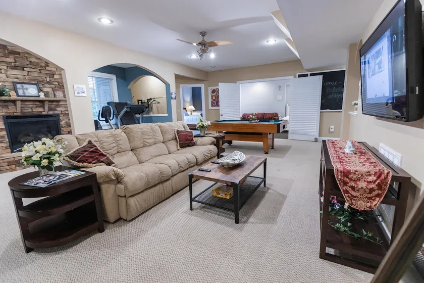 Spacious Basement in RDU RTP CARY area by JENDI - Image 1