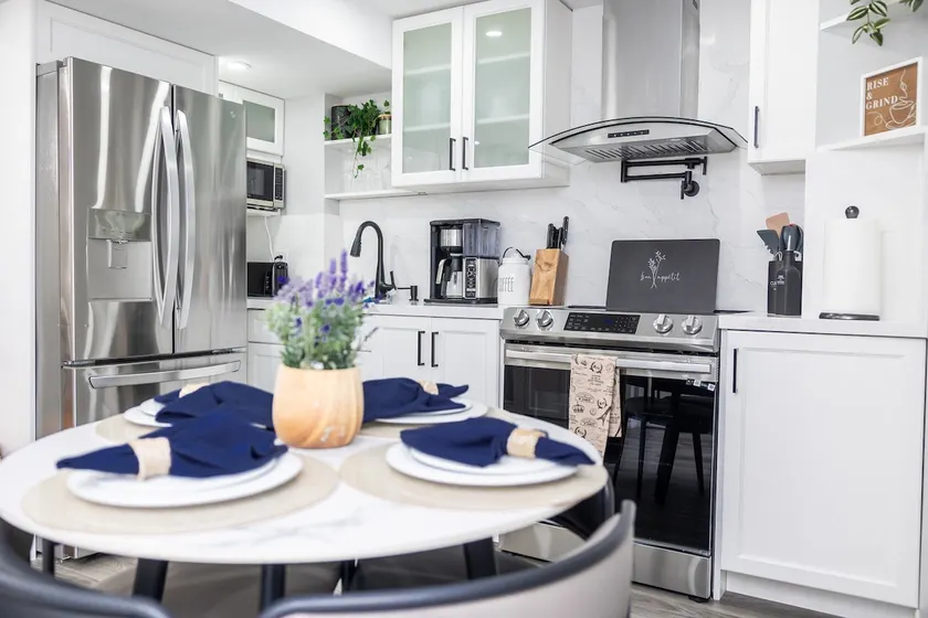 French Charm in Brampton 2 Bdrm Apt - Image 1