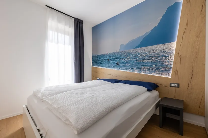 Indigo Blue Apartment | Free Parking & Garden - Image 1