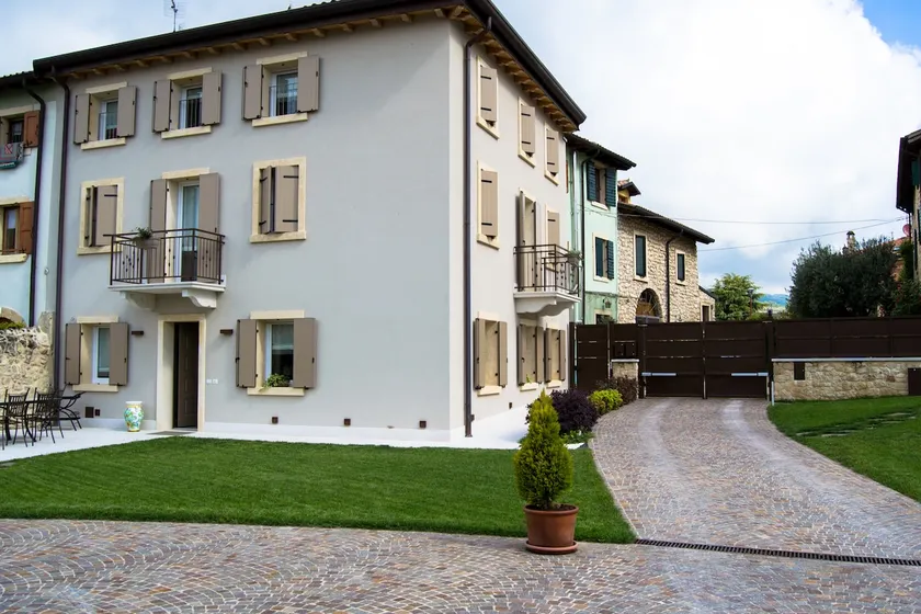 Casa Jago dall'Ora among the vineyards in Valpolicella - Image 1
