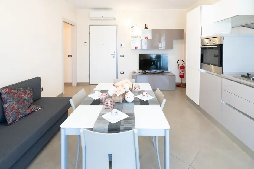Sophistication and Comfort a Stone's Throw from the Sea - Image 1