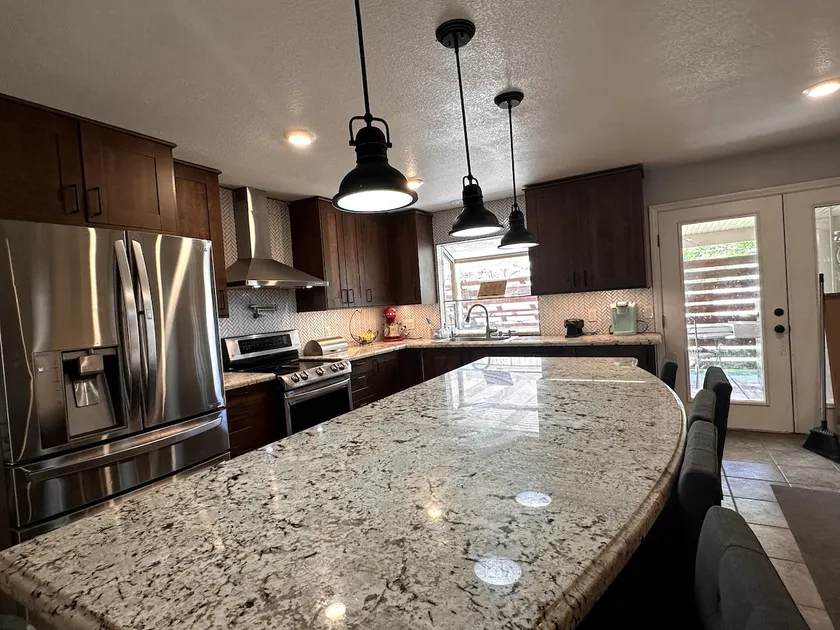 Viva Las Vegas 4-bedroom home with EV Charger - Image 1