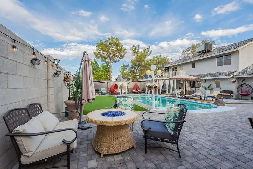 Chandler House Free Heated Pool/Spa/Game Room/Golf - Image 1