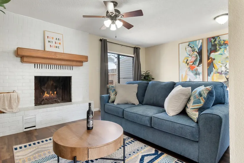 Modern Townhome with King Bed & Office | #7 - Image 1