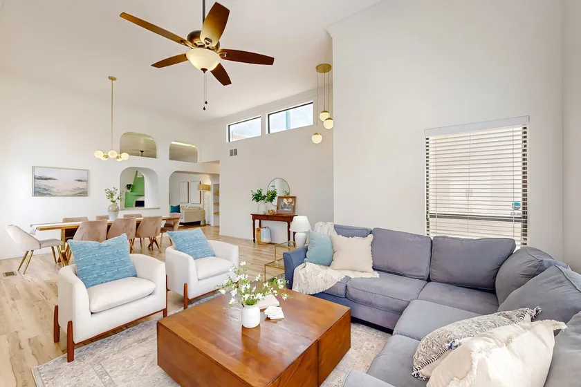 The Vibrant Haven! Close to Golfing, Park, Sights - Image 1