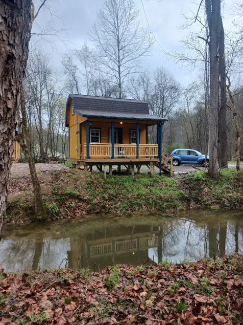 ”Ridge Haus” tiny cabin on the creek at Waldbaden - Image 1