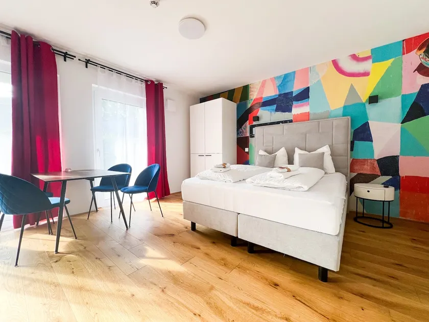 Spacious apartment with terrace - Image 1