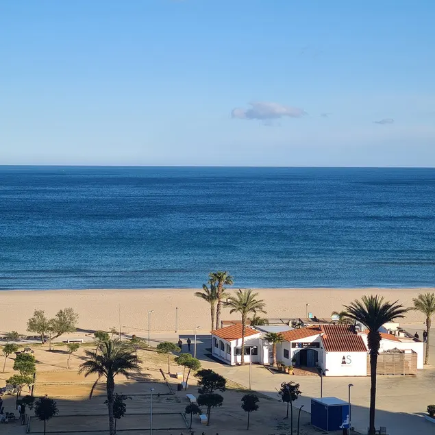 Luxurious Apartment in Empuriabrava with Sea View - Image 1
