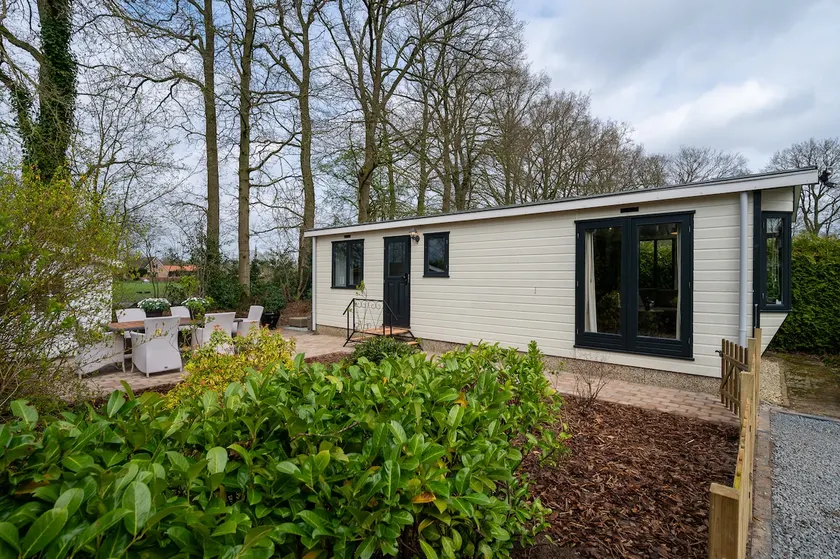 Stylish quiet chalet with meadow view on the Veluwe - Image 1