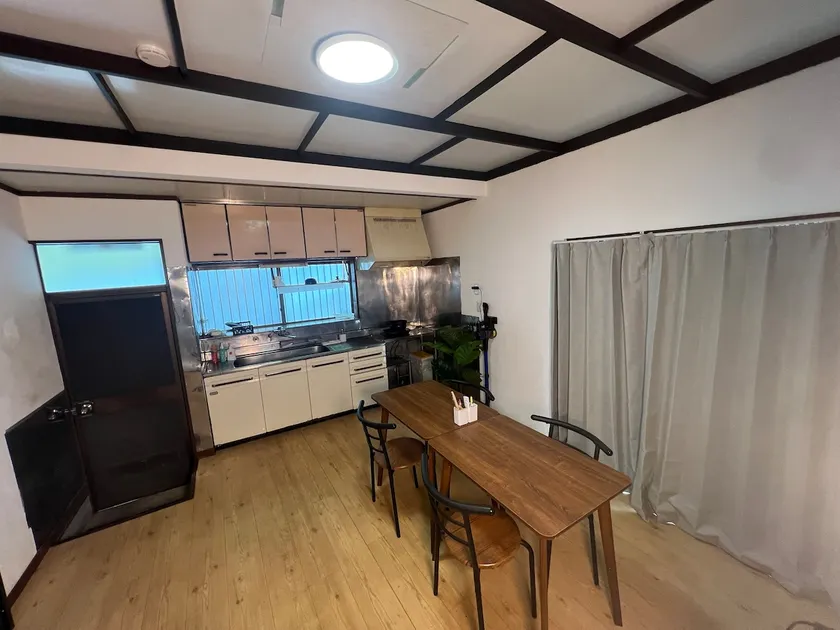 15-minute walk from Kinugasa station/Up to 16 people/Spacious 6LDK/Good access to Kamakura by train/Comfortable house in Yokosuka - Image 1