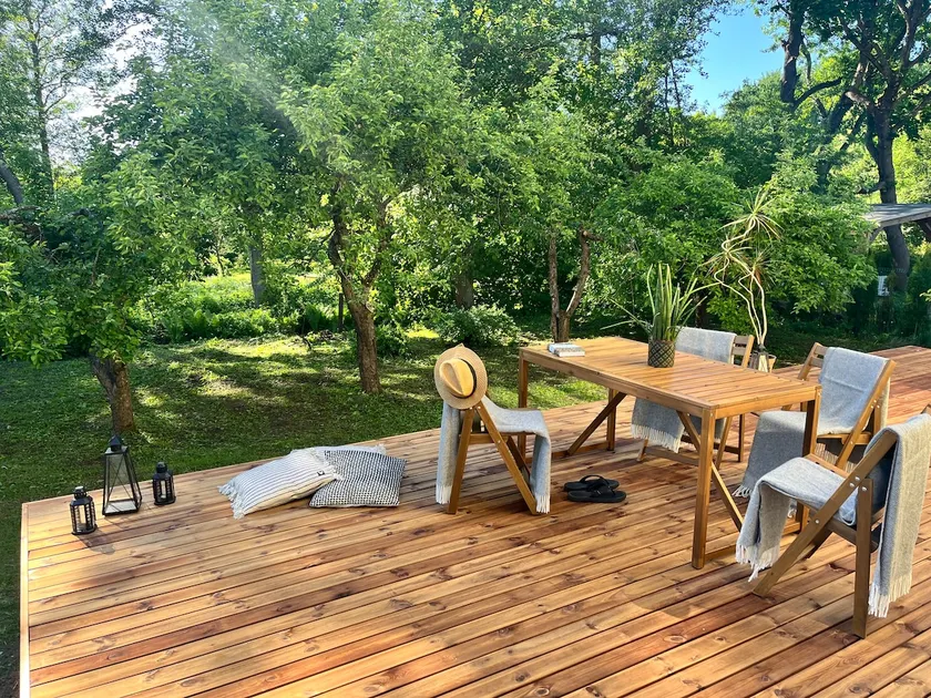 Golden Haven: Sauna, 2-bedroom, walk to beach/shop - Image 1
