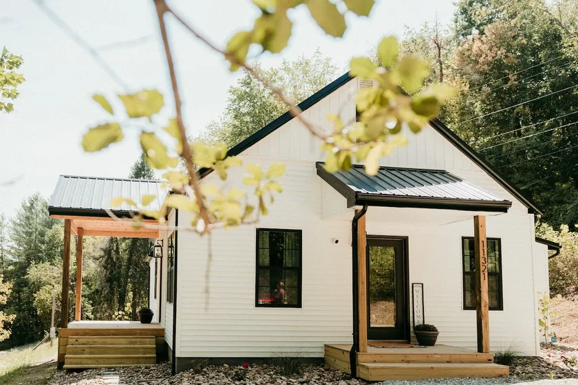 The Hideaway House - Image 1
