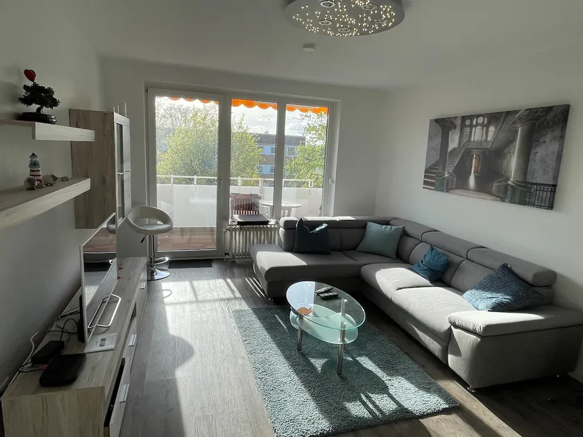 Modern 2-room apartment in a good location - Image 1