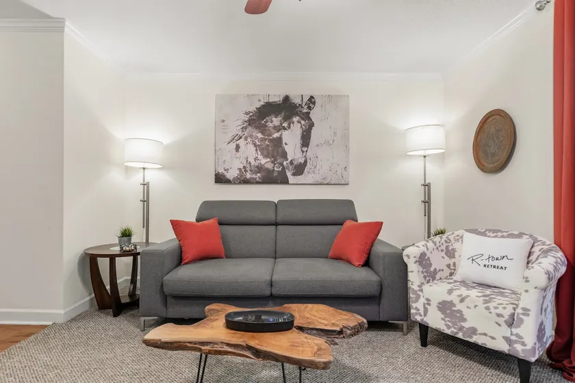 R-Town Retreat, 2BR - Image 1
