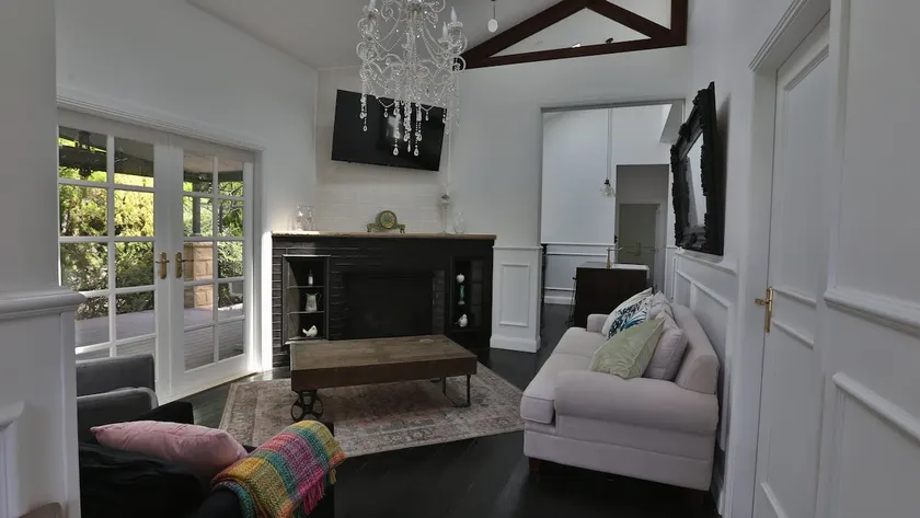 Juniper Corner | Step Back in Time - Image 1