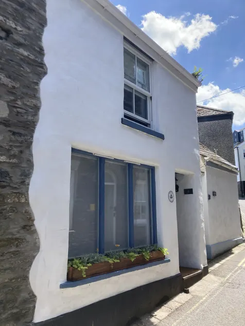 Harbour Retreat - Image 1
