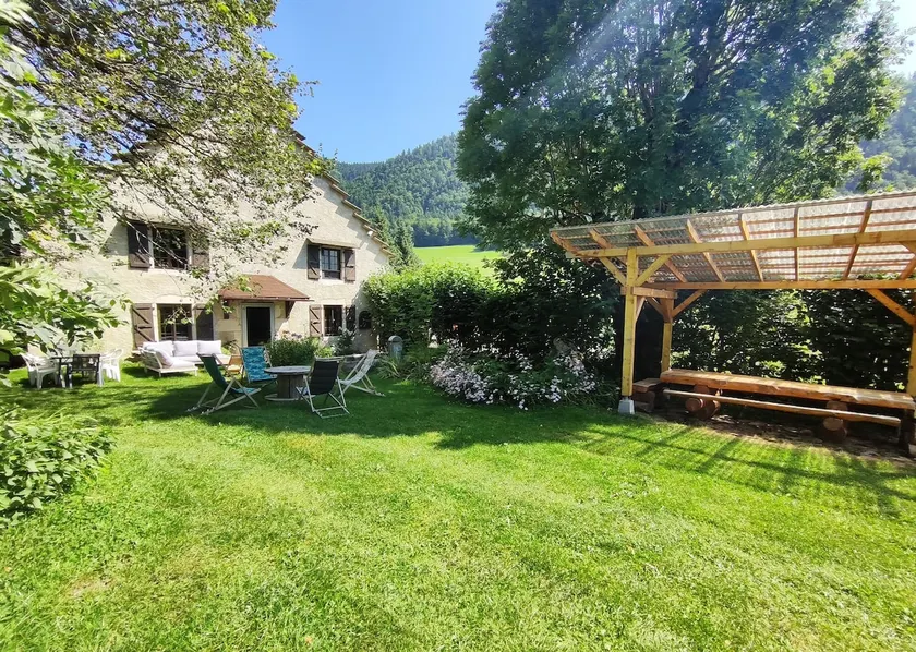 Au Jardin Des Clefs - Image 1