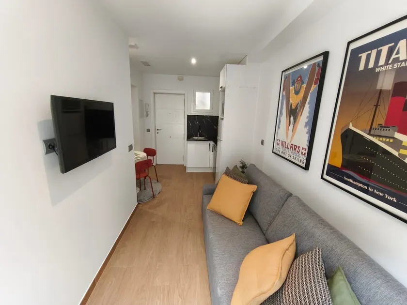 Modern and Renovated Loft near Atocha-Matadero - Image 1