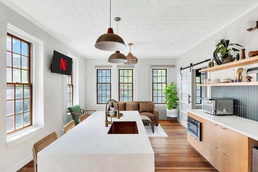 Luxury Loft|Laundry|DT Location|RemoteWork|Sleep 4 - Image 1
