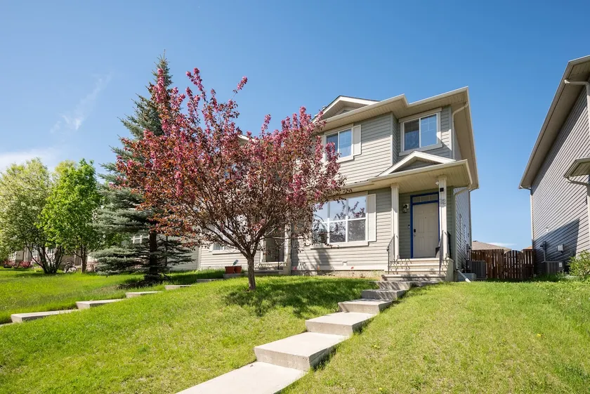 Entire Home with AC, 3 BRs, 10 mins to airport - Image 1