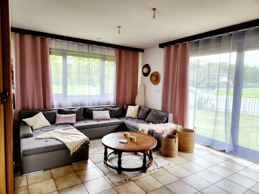Quiet villa surrounded by greenery, very friendly - Image 1