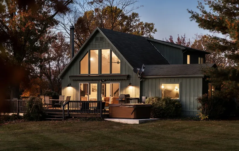 Serendipity Lane Retreat; hot tub, vineyard, river - Image 1