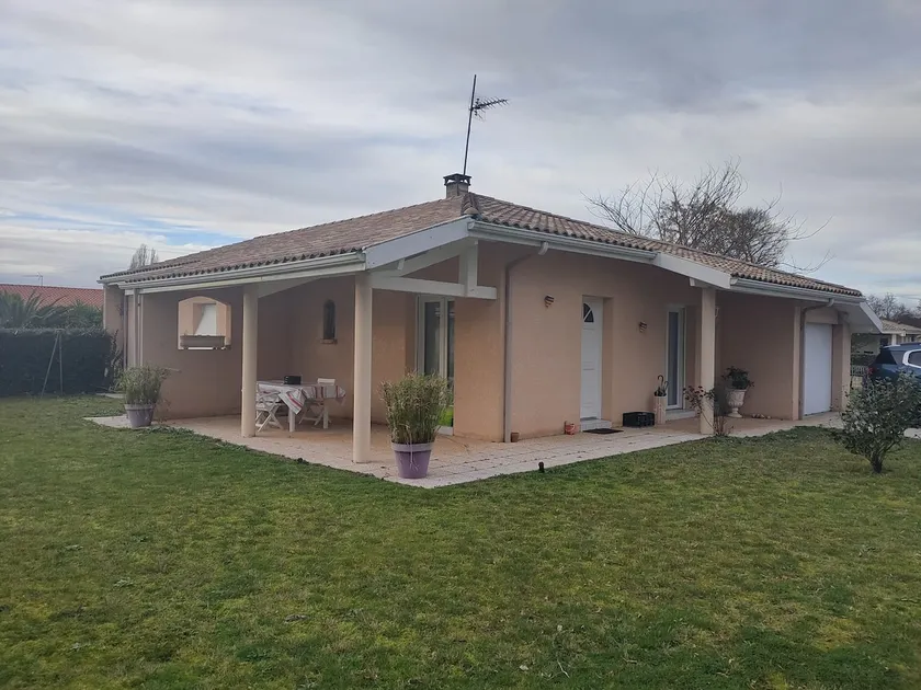 Nice house near beaches. - Image 1