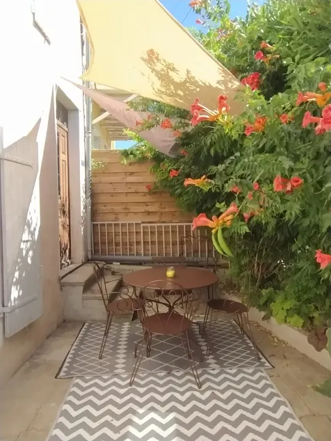 Charming townhouse - Image 1