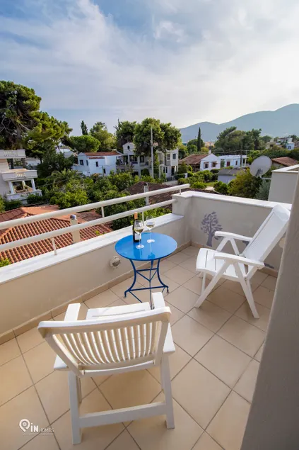 Alexander - Seaside Studio With Amazing View in Nea Makri - Image 1