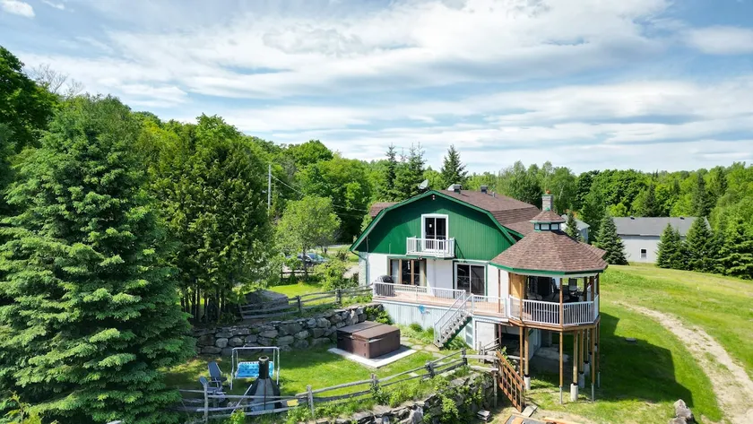 Hot tub, family, vacation, nature - Image 1