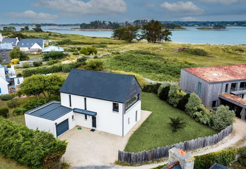 Villa facing the sea - Image 1