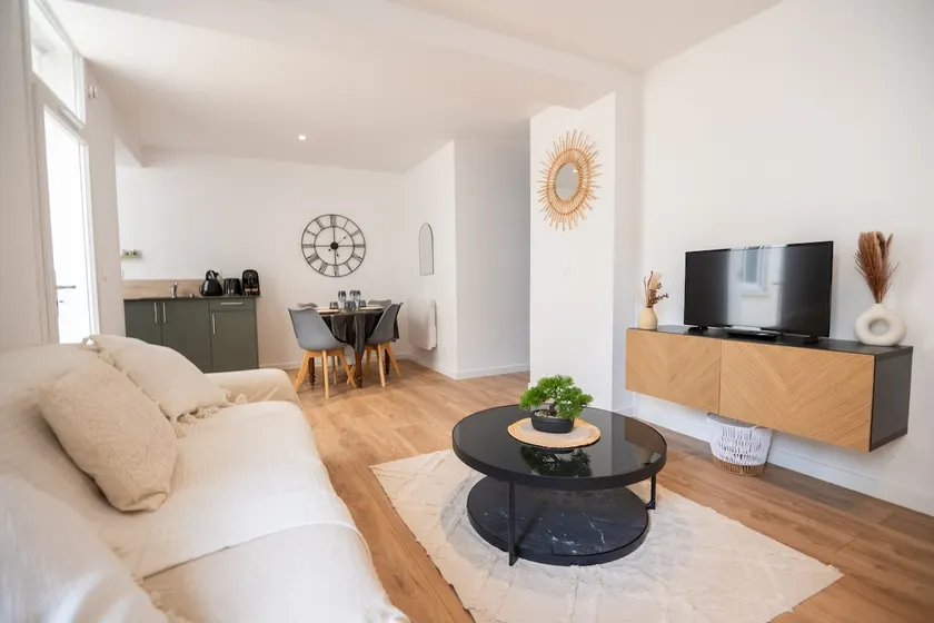 The Sumptuous • Private terrace • Close to the center - Image 1