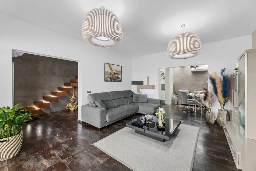Lyrata Home - Image 1