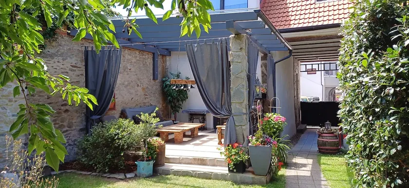 VILLA LUCIA stone house in the center of Modry - Image 1
