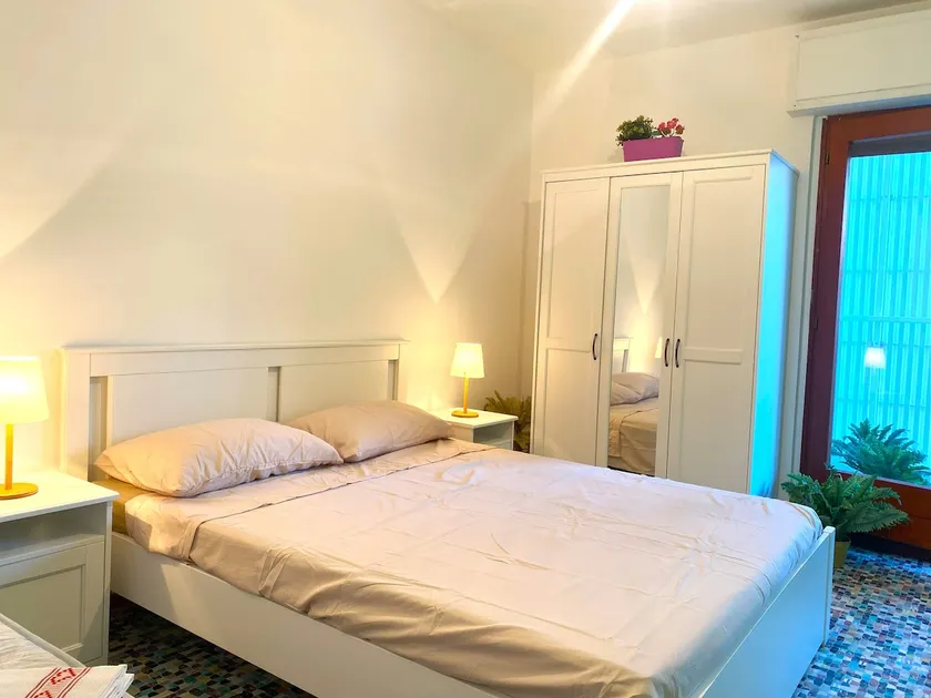 Comfortable apartment with balcony - 5 beds - Image 1