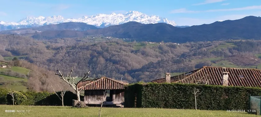 Country house overlooking the Picos de Europa - Image 1