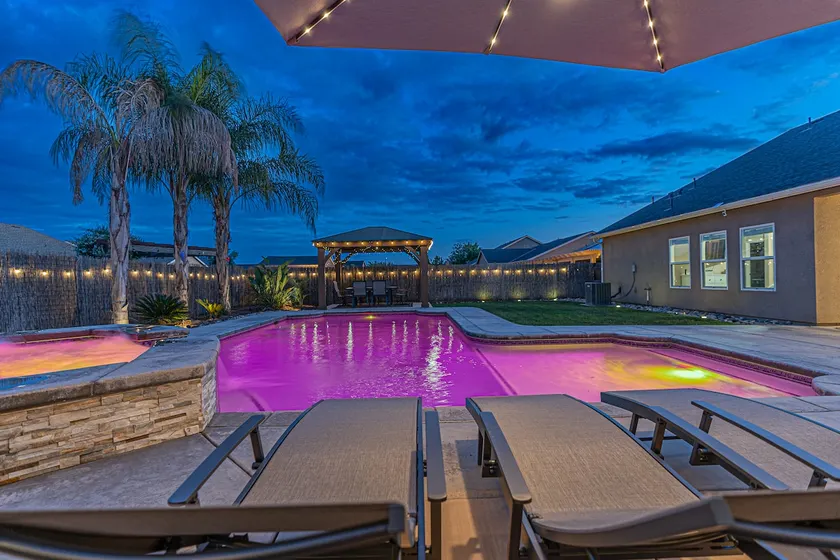 12-Bed home w/ Pool&Hot tub near Sequoia Natl Park - Image 1