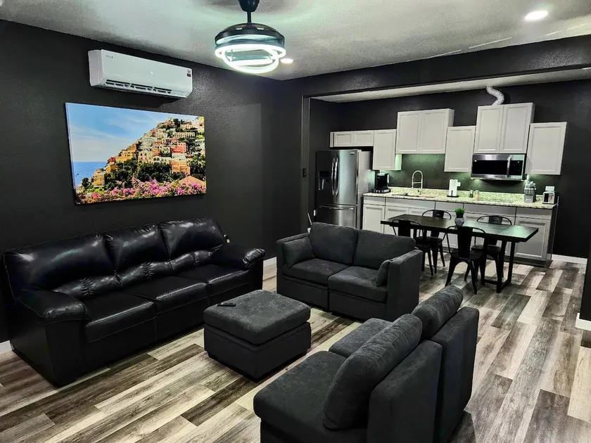 #3-NEW apt peaceful/2 queen bedsEV-Level-2 charger - Image 1