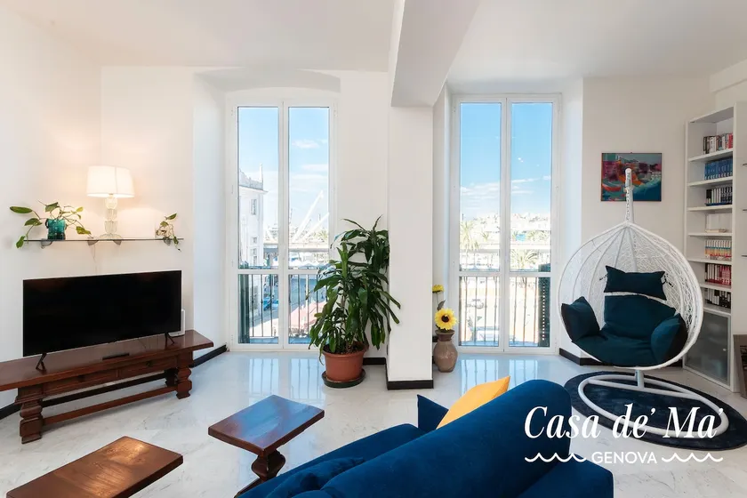 Casa De' Ma'-Large luxury house front Aquarium - Image 1