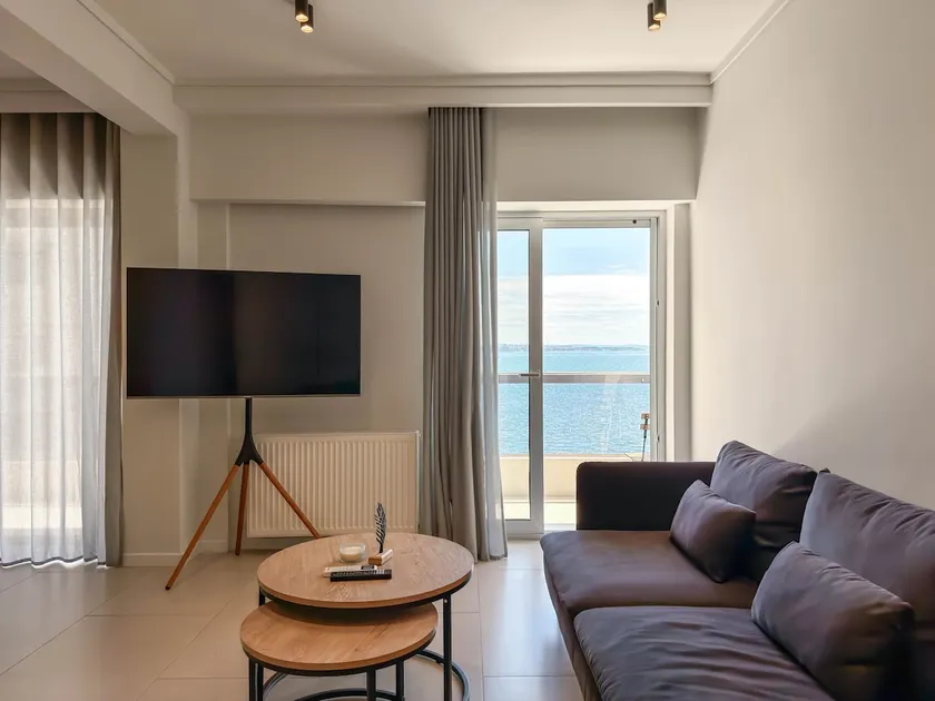 Luxury Sea View Retreat - Image 1