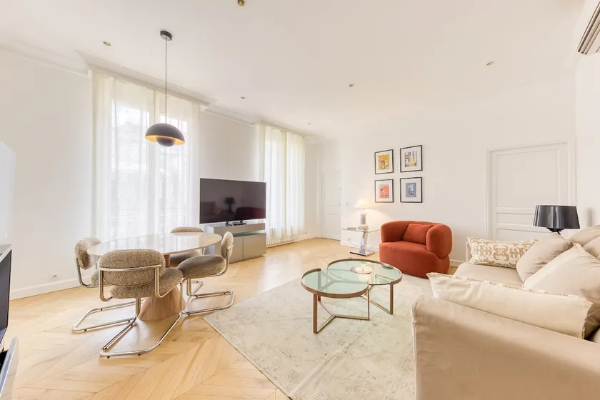 Cosy Modern AC flat - Image 1