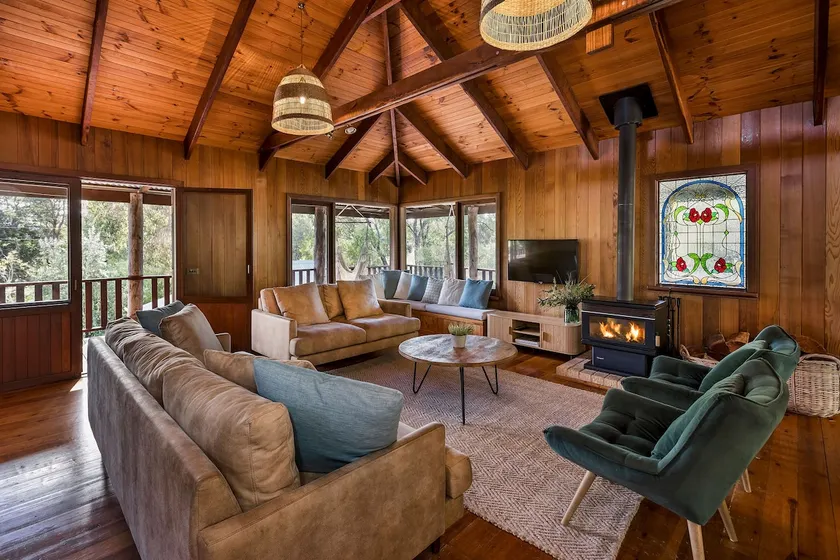 Eagle Bay Treehouse - 100m from beach - Image 1