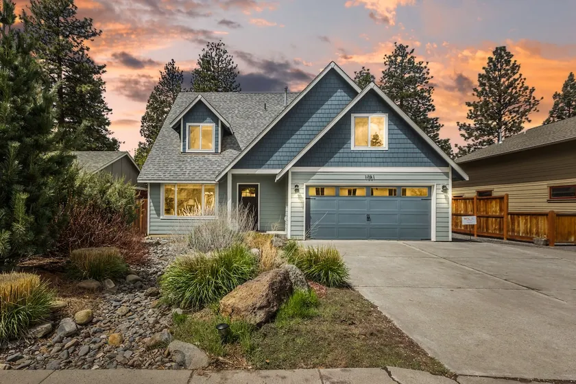 Walk to Old Mill & River | Dog-Friendly, Fire Pit - Image 1