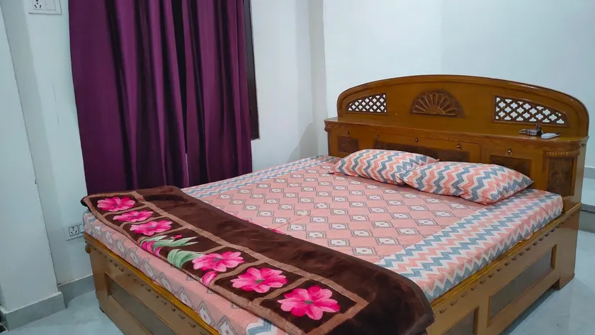 VS Homestay Ayodhya - Image 1