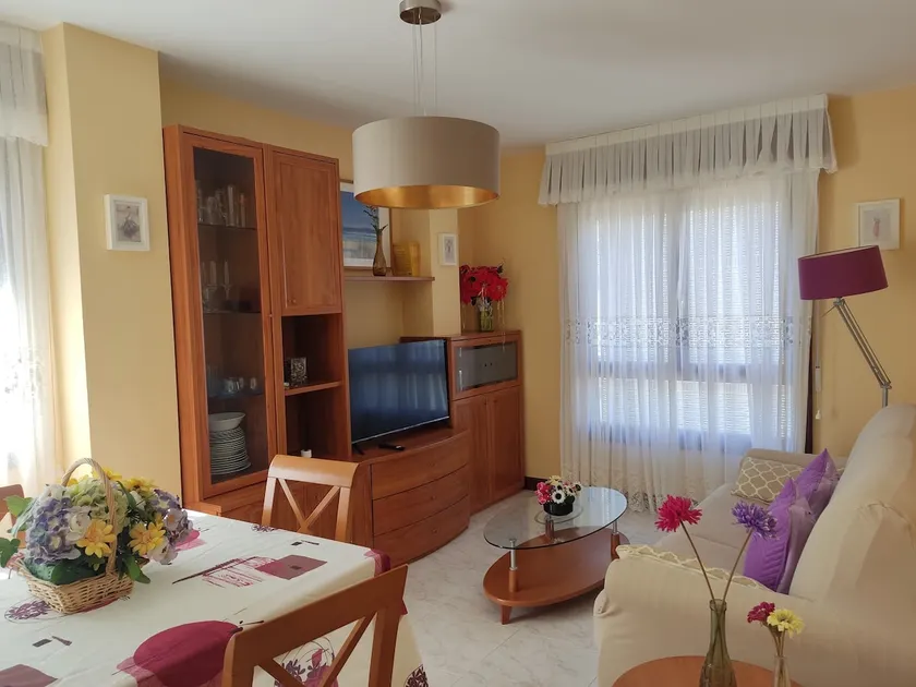 Beach apartment with stunning views - Image 1