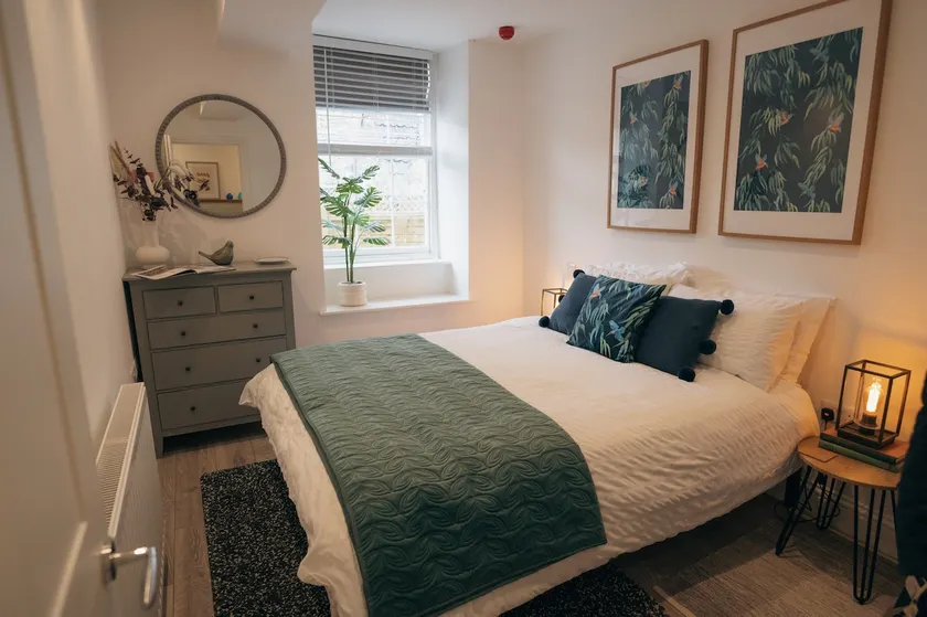 New contemporary apartment in centre of Tetbury - Image 1