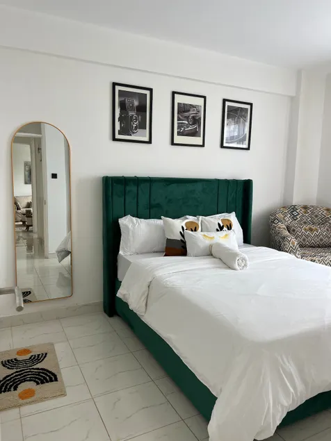 Unique 2 Bedroom Gem at the heart of a city - Image 1