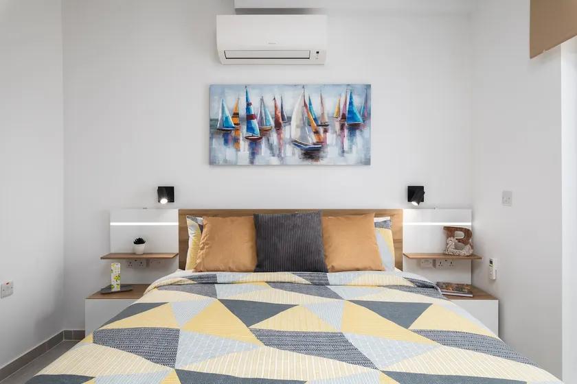 Blue Hues - Cosy 1BD Penthouse | Close to Valletta - Image 1