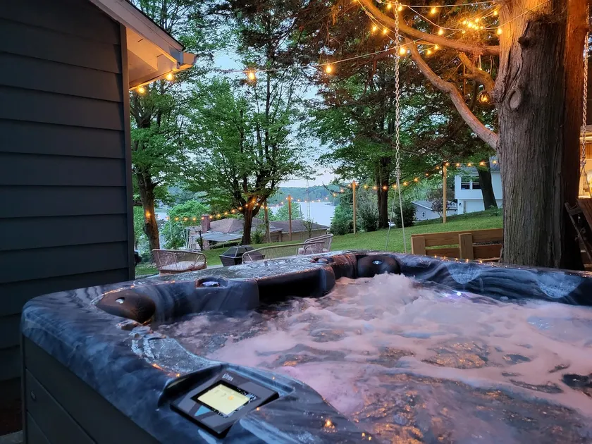 Lakeview Cottage- Hot Tub, Patio, Espresso Machine - Image 1