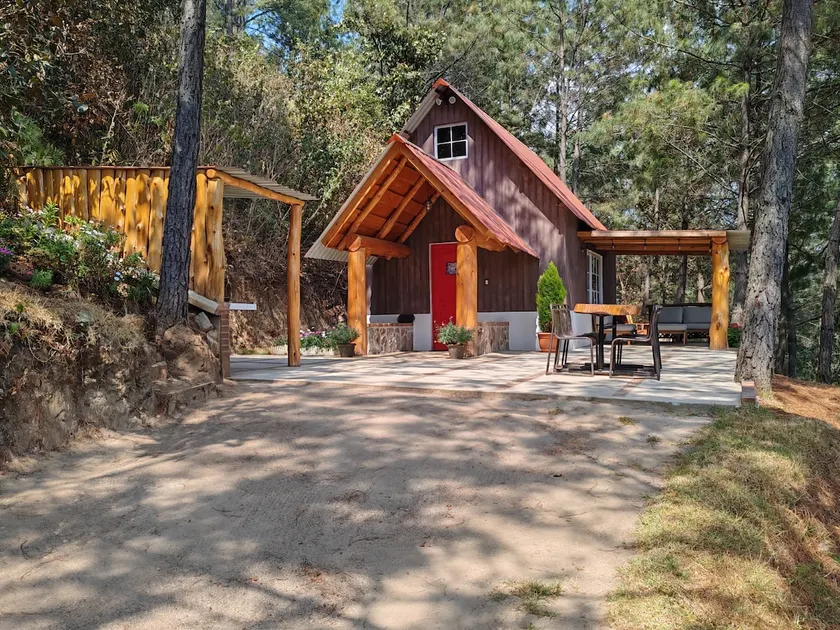 Mountain Family House, Finca Chuchiyá - Image 1